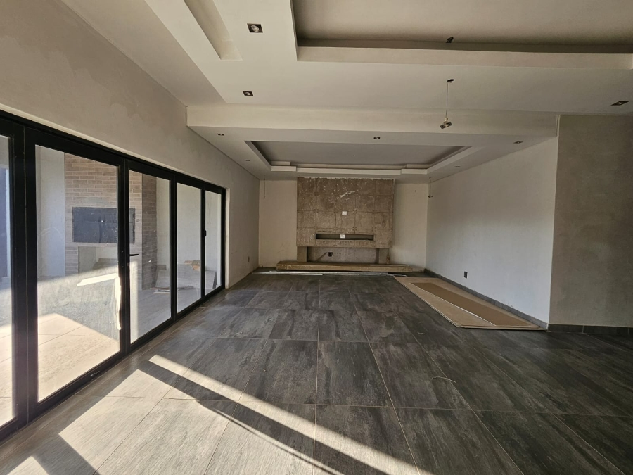 7 Bedroom Property for Sale in Melodie North West
